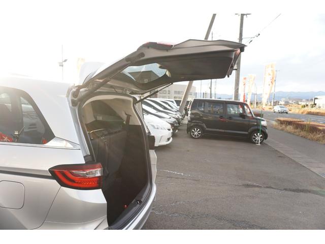 オデッセイ アブソルート　プッシュスタート　スマートキー　インターナビ　フルセグ　Ｂｌｕｅｔｏｏｔｈ接続　ＤＶＤ　バックカメラ　フリップダウンモニター　クルーズコントロール　ハーフレザーシート　両側電動スライドドア　２年保証付（44枚目）