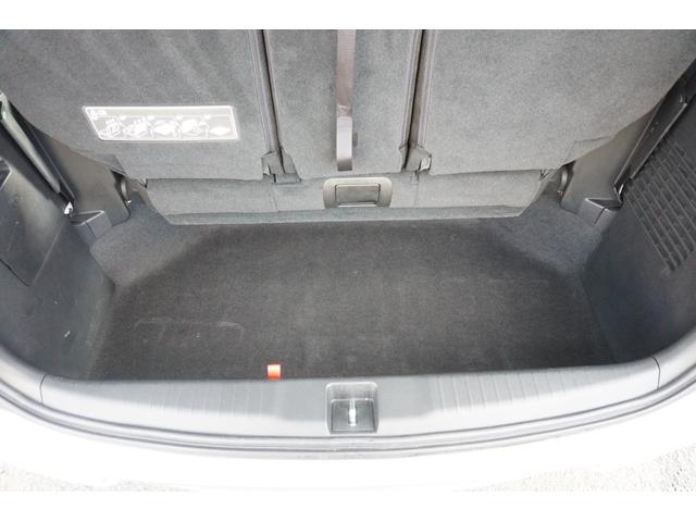 オデッセイ アブソルート　プッシュスタート　スマートキー　インターナビ　フルセグ　Ｂｌｕｅｔｏｏｔｈ接続　ＤＶＤ　バックカメラ　フリップダウンモニター　クルーズコントロール　ハーフレザーシート　両側電動スライドドア　２年保証付（46枚目）