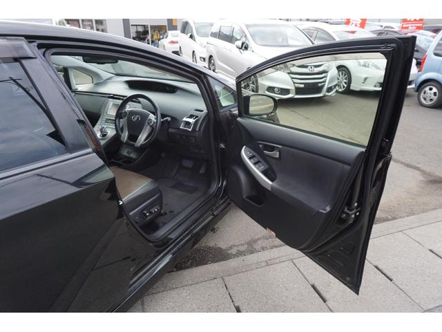 プリウス Ｇ　プッシュスタート　スマートキー　クルーズコントロール　パワーシート　ハーフレザーシート　オートライト　純正メモリーナビ　Ｂｌｕｅｔｏｏｔｈ接続　ワンセグ　バックカメラ　２年保証付（4枚目）