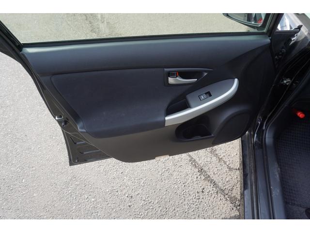 プリウス Ｇ　プッシュスタート　スマートキー　クルーズコントロール　パワーシート　ハーフレザーシート　オートライト　純正メモリーナビ　Ｂｌｕｅｔｏｏｔｈ接続　ワンセグ　バックカメラ　２年保証付（28枚目）