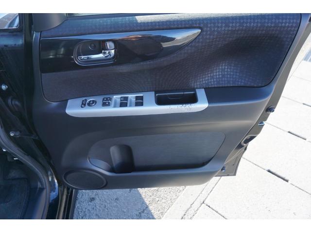 N-BOXカスタム G・ターボLパッケージ プッシュスタート スマートキー ETC クルーズコントロール ハーフレザーシート HIDヘッドライト オートライト 純正メモリーナビ ワンセグ DVD Bluetooth接続 バックカメラ 2年保証付(5枚目)