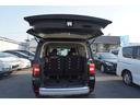 Ｇ　パワーパッケージ　４ＷＤ　両側電動スライドドア　３列シート　バックカメラ　オートライト　純正アルミホイール　２年保証付（45枚目）