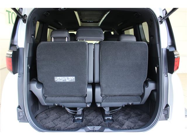 アルファード Ｚ　サンルーフ　４ＷＤ　ミュージックプレイヤー接続可　バックカメラ　衝突被害軽減システム　ＥＴＣ　両側電動スライド　ＬＥＤヘッドランプ　乗車定員７人　ワンオーナー（26枚目）