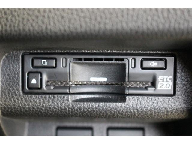 クラウンクロスオーバー Ｇアドバンスド・レザーパッケージ　革シート　４ＷＤ　ミュージックプレイヤー接続可　バックカメラ　衝突被害軽減システム　ＥＴＣ　ＬＥＤヘッドランプ　ワンオーナー（9枚目）