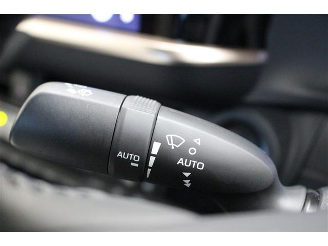 クラウンクロスオーバー Ｇアドバンスド・レザーパッケージ　革シート　４ＷＤ　ミュージックプレイヤー接続可　バックカメラ　衝突被害軽減システム　ＥＴＣ　ＬＥＤヘッドランプ　ワンオーナー（11枚目）