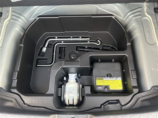 アクア Ｓ　寒冷地　衝突被害軽減システム　メモリーナビ　フルセグ　スマートキー　盗難防止装置　キーレス　横滑り防止機能　ハイブリッド（17枚目）