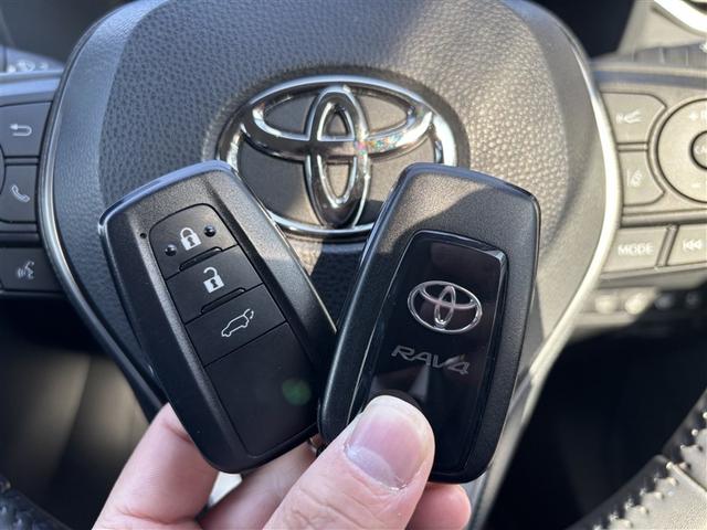 ＲＡＶ４ ハイブリッドＧ　４ＷＤ　寒冷地　衝突被害軽減システム　バックカメラ　フルセグ　ＬＥＤヘッドランプ　アルミホイール　スマートキー　オートクルーズコントロール　ＥＴＣ　盗難防止装置　電動シート　キーレス　横滑り防止機能（35枚目）