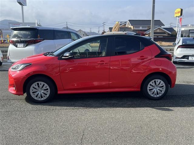 ヤリス ハイブリッドＧ　４ＷＤ　寒冷地　衝突被害軽減システム　メモリーナビ　バックカメラ　ＬＥＤヘッドランプ　スマートキー　オートクルーズコントロール　ＥＴＣ　盗難防止装置　キーレス　横滑り防止機能　ハイブリッド（4枚目）