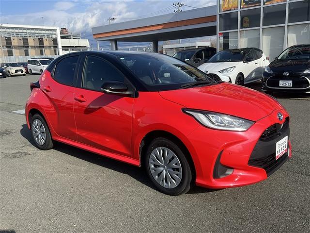 ヤリス ハイブリッドＧ　４ＷＤ　寒冷地　衝突被害軽減システム　メモリーナビ　バックカメラ　ＬＥＤヘッドランプ　スマートキー　オートクルーズコントロール　ＥＴＣ　盗難防止装置　キーレス　横滑り防止機能　ハイブリッド（9枚目）