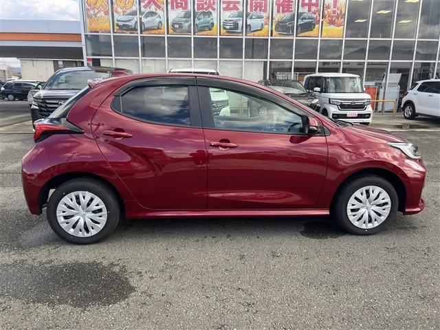 ヤリス ハイブリッドＧ　４ＷＤ　寒冷地　衝突被害軽減システム　バックカメラ　ＬＥＤヘッドランプ　スマートキー　オートクルーズコントロール　ＥＴＣ　盗難防止装置　キーレス　横滑り防止機能　ハイブリッド（8枚目）