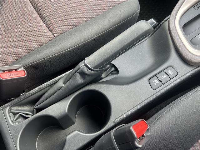 ヤリス ハイブリッドＧ　４ＷＤ　寒冷地　衝突被害軽減システム　バックカメラ　ＬＥＤヘッドランプ　スマートキー　オートクルーズコントロール　ＥＴＣ　盗難防止装置　キーレス　横滑り防止機能　ハイブリッド（36枚目）