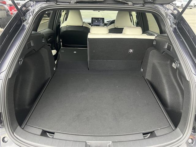 カローラツーリング ハイブリッド　ダブルバイビー　寒冷地　衝突被害軽減システム　バックカメラ　ＬＥＤヘッドランプ　アルミホイール　スマートキー　オートクルーズコントロール　ＥＴＣ　盗難防止装置　キーレス　横滑り防止機能　ハイブリッド（19枚目）