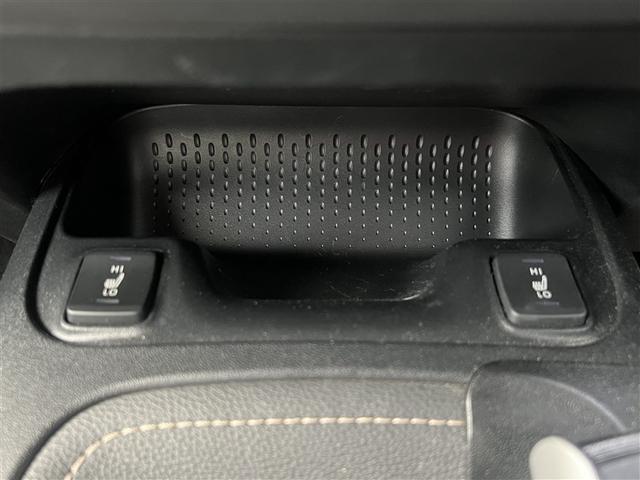 カローラツーリング ハイブリッド　ダブルバイビー　寒冷地　衝突被害軽減システム　バックカメラ　ＬＥＤヘッドランプ　アルミホイール　スマートキー　オートクルーズコントロール　ＥＴＣ　盗難防止装置　キーレス　横滑り防止機能　ハイブリッド（32枚目）