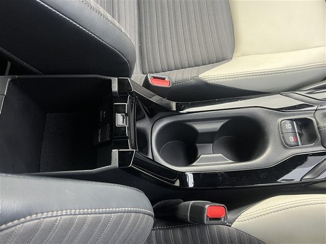 カローラツーリング ハイブリッド　ダブルバイビー　寒冷地　衝突被害軽減システム　バックカメラ　ＬＥＤヘッドランプ　アルミホイール　スマートキー　オートクルーズコントロール　ＥＴＣ　盗難防止装置　キーレス　横滑り防止機能　ハイブリッド（34枚目）