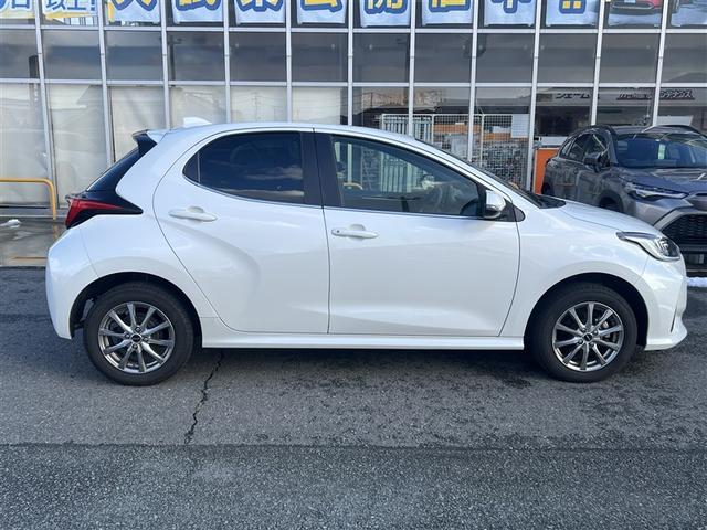 ヤリス Z 4WD 寒冷地 衝突被害軽減システム メモリーナビ バックカメラ フルセグ LEDヘッドランプ スマートキー オートクルーズコントロール アイドリングストップ ETC 盗難防止装置 キーレス(8枚目)