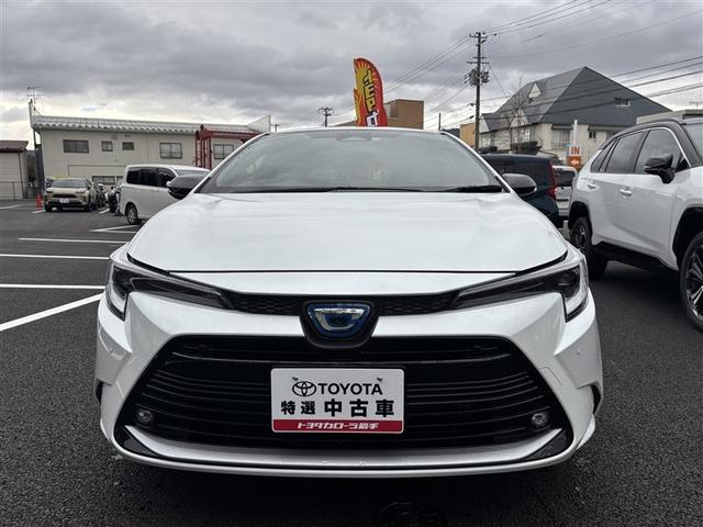 カローラツーリング ハイブリッド　ダブルバイビー　４ＷＤ　衝突被害軽減システム　バックカメラ　フルセグ　ＬＥＤヘッドランプ　アルミホイール　スマートキー　オートクルーズコントロール　ＥＴＣ　盗難防止装置　キーレス　横滑り防止機能　ハイブリッド（2枚目）