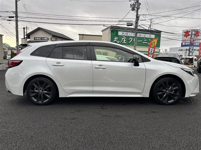 カローラツーリング ハイブリッド　ダブルバイビー　４ＷＤ　衝突被害軽減システム　バックカメラ　フルセグ　ＬＥＤヘッドランプ　アルミホイール　スマートキー　オートクルーズコントロール　ＥＴＣ　盗難防止装置　キーレス　横滑り防止機能　ハイブリッド（4枚目）