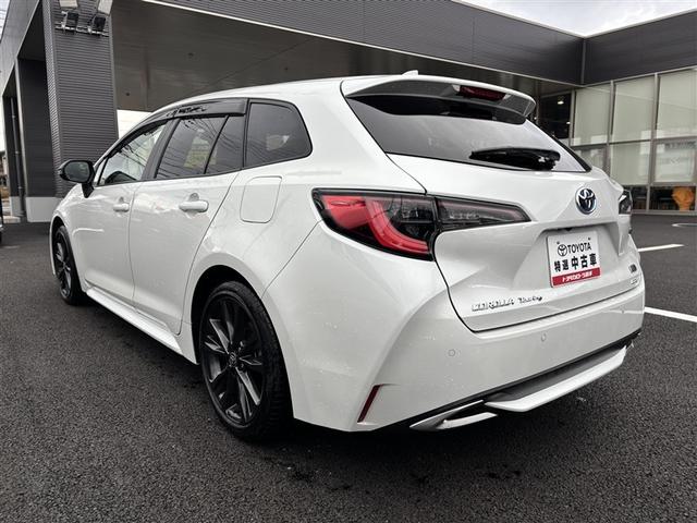 カローラツーリング ハイブリッド　ダブルバイビー　４ＷＤ　衝突被害軽減システム　バックカメラ　フルセグ　ＬＥＤヘッドランプ　アルミホイール　スマートキー　オートクルーズコントロール　ＥＴＣ　盗難防止装置　キーレス　横滑り防止機能　ハイブリッド（7枚目）