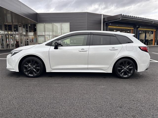 カローラツーリング ハイブリッド　ダブルバイビー　４ＷＤ　衝突被害軽減システム　バックカメラ　フルセグ　ＬＥＤヘッドランプ　アルミホイール　スマートキー　オートクルーズコントロール　ＥＴＣ　盗難防止装置　キーレス　横滑り防止機能　ハイブリッド（8枚目）