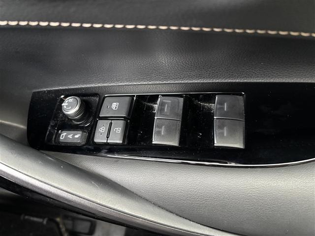 カローラツーリング ハイブリッド　ダブルバイビー　４ＷＤ　衝突被害軽減システム　バックカメラ　フルセグ　ＬＥＤヘッドランプ　アルミホイール　スマートキー　オートクルーズコントロール　ＥＴＣ　盗難防止装置　キーレス　横滑り防止機能　ハイブリッド（19枚目）