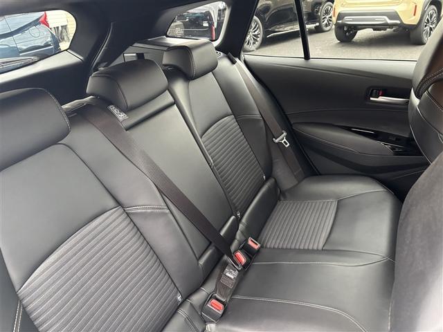 カローラツーリング ハイブリッド　ダブルバイビー　４ＷＤ　衝突被害軽減システム　バックカメラ　フルセグ　ＬＥＤヘッドランプ　アルミホイール　スマートキー　オートクルーズコントロール　ＥＴＣ　盗難防止装置　キーレス　横滑り防止機能　ハイブリッド（23枚目）