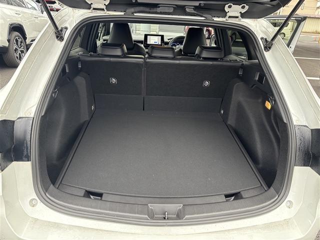 カローラツーリング ハイブリッド　ダブルバイビー　４ＷＤ　衝突被害軽減システム　バックカメラ　フルセグ　ＬＥＤヘッドランプ　アルミホイール　スマートキー　オートクルーズコントロール　ＥＴＣ　盗難防止装置　キーレス　横滑り防止機能　ハイブリッド（25枚目）