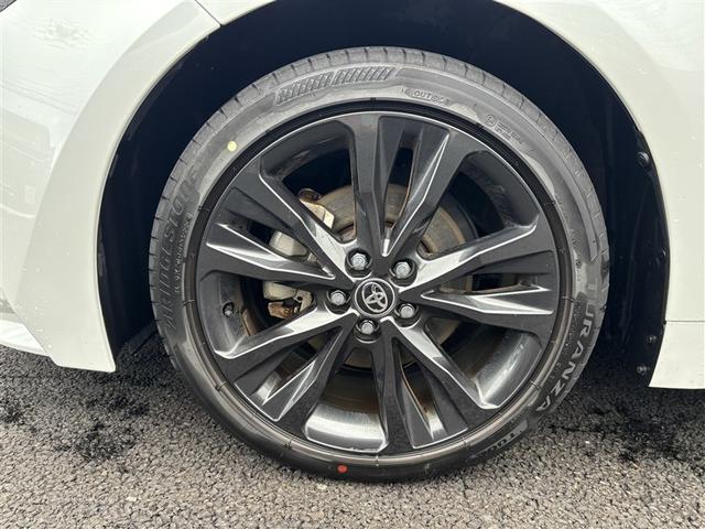 カローラツーリング ハイブリッド　ダブルバイビー　４ＷＤ　衝突被害軽減システム　バックカメラ　フルセグ　ＬＥＤヘッドランプ　アルミホイール　スマートキー　オートクルーズコントロール　ＥＴＣ　盗難防止装置　キーレス　横滑り防止機能　ハイブリッド（28枚目）