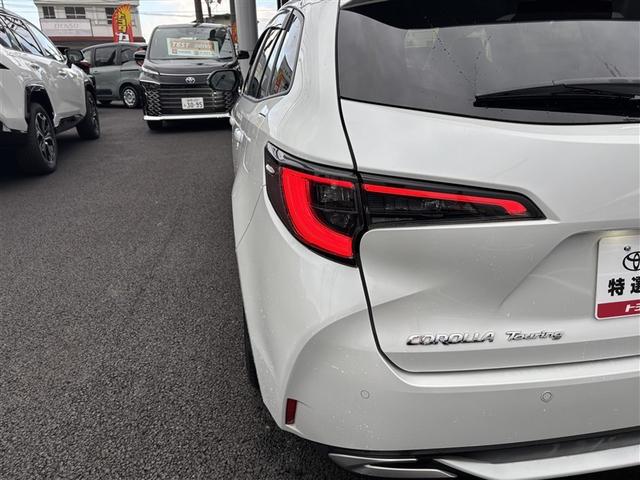 カローラツーリング ハイブリッド　ダブルバイビー　４ＷＤ　衝突被害軽減システム　バックカメラ　フルセグ　ＬＥＤヘッドランプ　アルミホイール　スマートキー　オートクルーズコントロール　ＥＴＣ　盗難防止装置　キーレス　横滑り防止機能　ハイブリッド（32枚目）