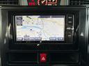純正ナビを装備。タッチパネル式で使いやすく、お出かけもラクラクです。