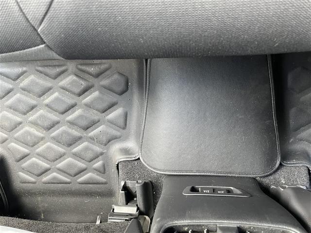 カローラクロス ハイブリッド　Ｓ　４ＷＤ　衝突被害軽減システム　バックカメラ　ＬＥＤヘッドランプ　アルミホイール　スマートキー　オートクルーズコントロール　盗難防止装置　キーレス　横滑り防止機能　ハイブリッド（27枚目）