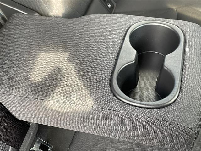カローラクロス ハイブリッド　Ｓ　４ＷＤ　衝突被害軽減システム　バックカメラ　ＬＥＤヘッドランプ　アルミホイール　スマートキー　オートクルーズコントロール　盗難防止装置　キーレス　横滑り防止機能　ハイブリッド（30枚目）