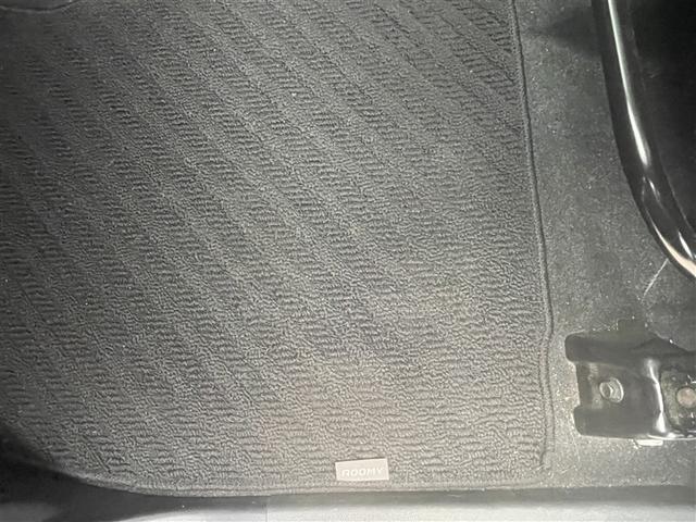 ルーミー Ｘ　４ＷＤ　寒冷地　衝突被害軽減システム　スマートキー　アイドリングストップ　盗難防止装置　キーレス　横滑り防止機能（32枚目）