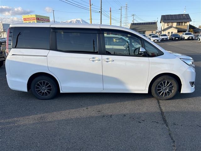 ノア ハイブリッドG 寒冷地 衝突被害軽減システム メモリーナビ 電動スライドドア フルセグ LEDヘッドランプ アルミホイール スマートキー オートクルーズコントロール ETC 盗難防止装置 キーレス 横滑り防止機能(4枚目)