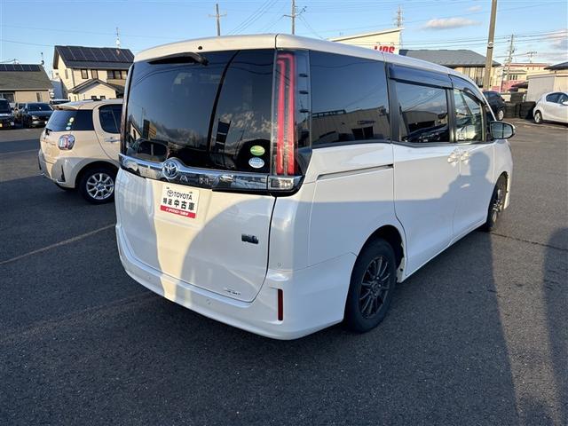 ノア ハイブリッドG 寒冷地 衝突被害軽減システム メモリーナビ 電動スライドドア フルセグ LEDヘッドランプ アルミホイール スマートキー オートクルーズコントロール ETC 盗難防止装置 キーレス 横滑り防止機能(5枚目)