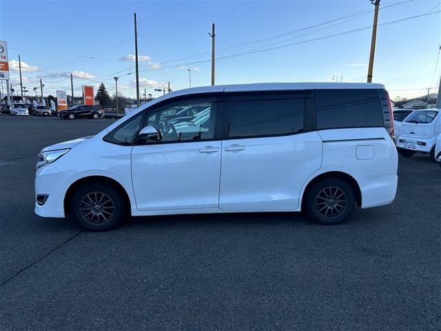 ノア ハイブリッドG 寒冷地 衝突被害軽減システム メモリーナビ 電動スライドドア フルセグ LEDヘッドランプ アルミホイール スマートキー オートクルーズコントロール ETC 盗難防止装置 キーレス 横滑り防止機能(8枚目)