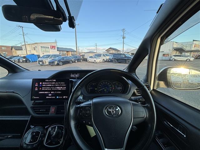 ノア ハイブリッドG 寒冷地 衝突被害軽減システム メモリーナビ 電動スライドドア フルセグ LEDヘッドランプ アルミホイール スマートキー オートクルーズコントロール ETC 盗難防止装置 キーレス 横滑り防止機能(18枚目)