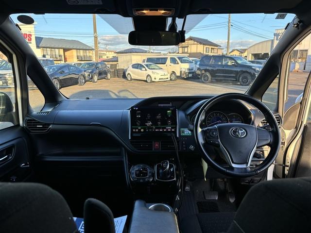 ノア ハイブリッドG 寒冷地 衝突被害軽減システム メモリーナビ 電動スライドドア フルセグ LEDヘッドランプ アルミホイール スマートキー オートクルーズコントロール ETC 盗難防止装置 キーレス 横滑り防止機能(34枚目)