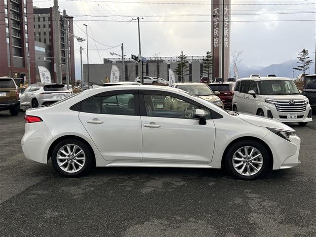 カローラ S 寒冷地 衝突被害軽減システム メモリーナビ バックカメラ アルミホイール スマートキー オートクルーズコントロール 盗難防止装置 キーレス 横滑り防止機能(4枚目)