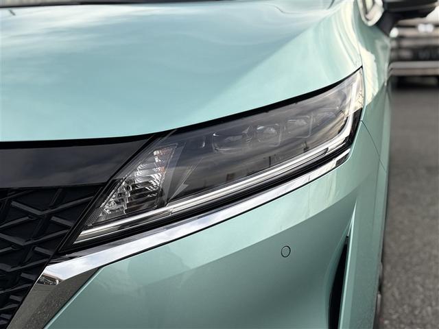 ノート Ｘ　ＦＯＵＲ　４ＷＤ　寒冷地　衝突被害軽減システム　バックカメラ　フルセグ　ＬＥＤヘッドランプ　アルミホイール　オートクルーズコントロール　ＥＴＣ　キーレス　横滑り防止機能　ハイブリッド（11枚目）