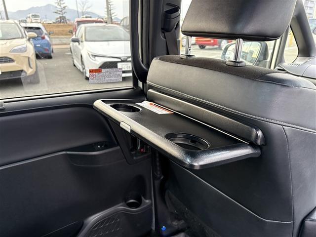 �V�[�g�o�b�N�e�[�u�����Ă܂�