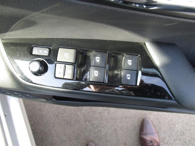 プリウス Sセーフティプラス 4WD 衝突被害軽減システム メモリーナビ バックカメラ ワンセグ LEDヘッドランプ アルミホイール スマートキー オートクルーズコントロール ETC 盗難防止装置 キーレス 横滑り防止機能(9枚目)