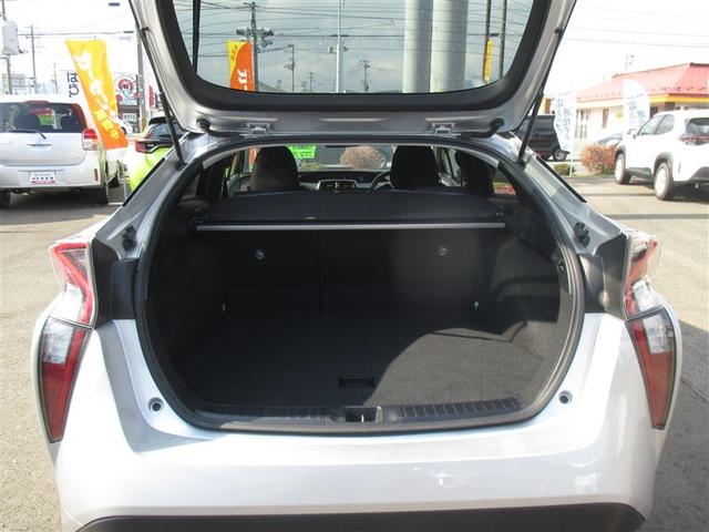 プリウス Sセーフティプラス 4WD 衝突被害軽減システム メモリーナビ バックカメラ ワンセグ LEDヘッドランプ アルミホイール スマートキー オートクルーズコントロール ETC 盗難防止装置 キーレス 横滑り防止機能(24枚目)