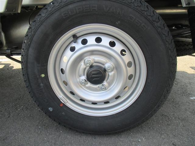 キャリイトラック KCエアコン・パワステ 4WD 衝突被害軽減システム 5速マニュアル キーレス 横滑り防止機能(7枚目)