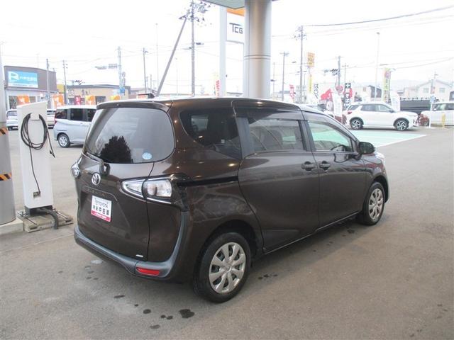 シエンタ Ｘ　４ＷＤ　寒冷地　メモリーナビ　バックカメラ　電動スライドドア　ワンセグ　キーレス　横滑り防止機能　乗車定員６人（5枚目）