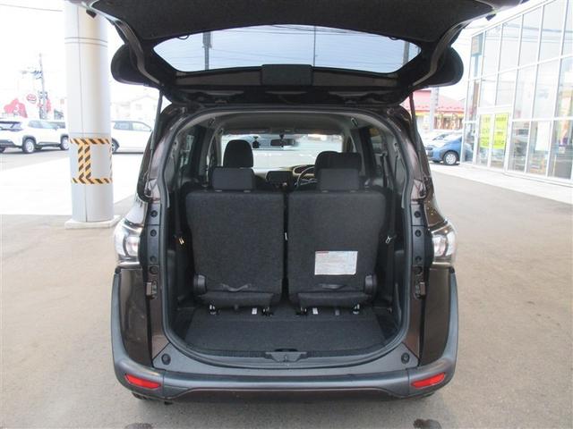 シエンタ Ｘ　４ＷＤ　寒冷地　メモリーナビ　バックカメラ　電動スライドドア　ワンセグ　キーレス　横滑り防止機能　乗車定員６人（8枚目）