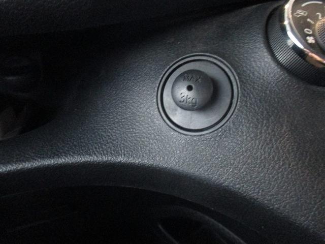 シエンタ Ｘ　４ＷＤ　寒冷地　メモリーナビ　バックカメラ　電動スライドドア　ワンセグ　キーレス　横滑り防止機能　乗車定員６人（16枚目）