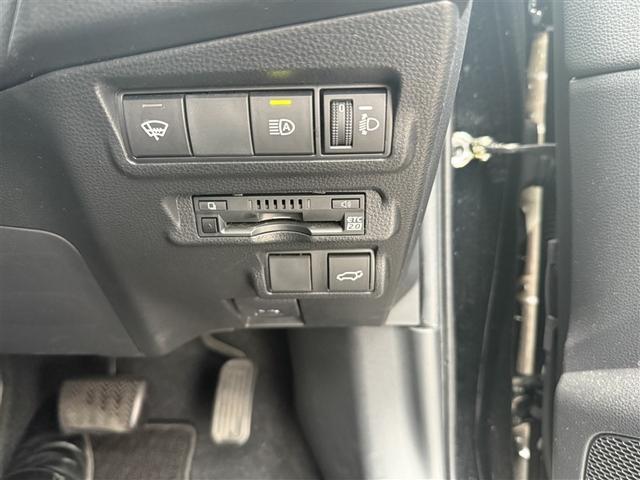 カローラクロス ハイブリッド Z 4WD 寒冷地 衝突被害軽減システム バックカメラ フルセグ LEDヘッドランプ アルミホイール スマートキー オートクルーズコントロール ETC 盗難防止装置 電動シート キーレス 横滑り防止機能(21枚目)