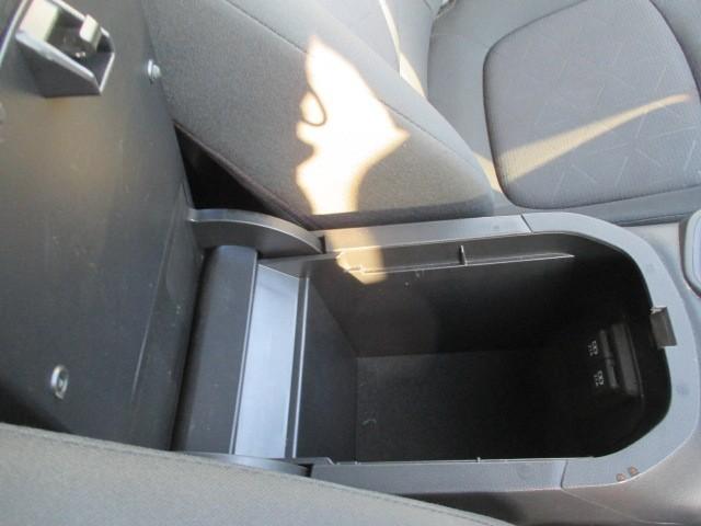 ＲＡＶ４ ハイブリッドＸ　４ＷＤ　寒冷地　衝突被害軽減システム　メモリーナビ　バックカメラ　フルセグ　ＬＥＤヘッドランプ　アルミホイール　スマートキー　オートクルーズコントロール　ＥＴＣ　盗難防止装置　キーレス　横滑り防止機能（30枚目）