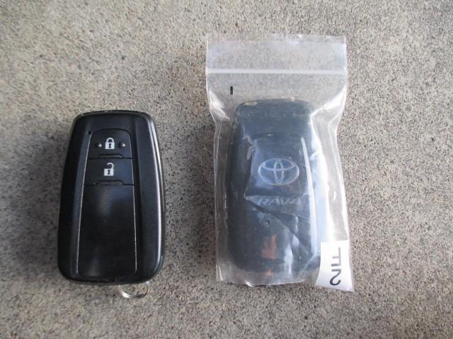 ＲＡＶ４ ハイブリッドＸ　４ＷＤ　寒冷地　衝突被害軽減システム　メモリーナビ　バックカメラ　フルセグ　ＬＥＤヘッドランプ　アルミホイール　スマートキー　オートクルーズコントロール　ＥＴＣ　盗難防止装置　キーレス　横滑り防止機能（37枚目）