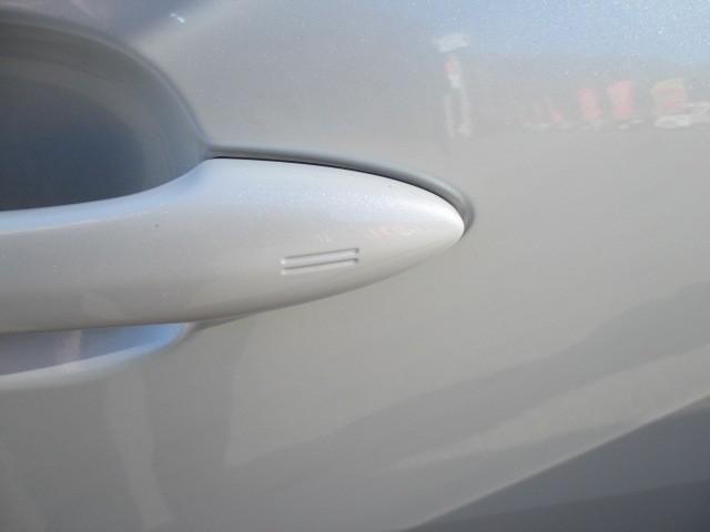 カローラクロス ハイブリッド S 4WD 衝突被害軽減システム メモリーナビ バックカメラ フルセグ LEDヘッドランプ アルミホイール スマートキー オートクルーズコントロール 盗難防止装置 キーレス 横滑り防止機能 ハイブリッド(10枚目)